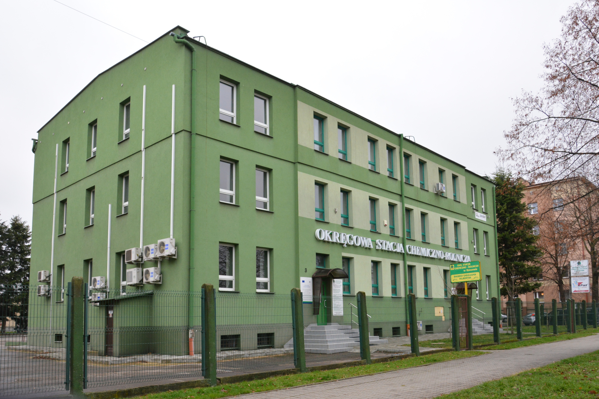 Widok budynku OSCHR w Rzeszowie